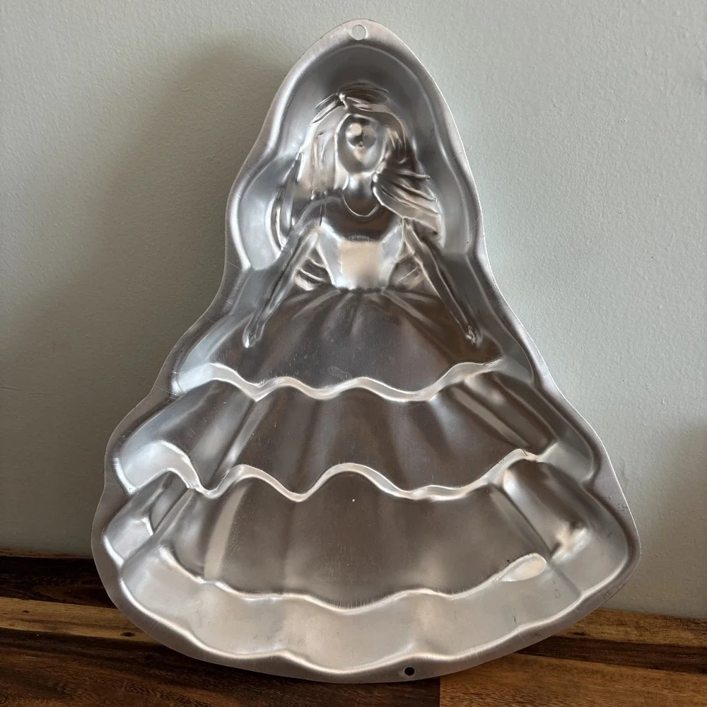 1995 Wilton Mattel Barbie Princess Cake‎ Pan 2105-3500 Vintage